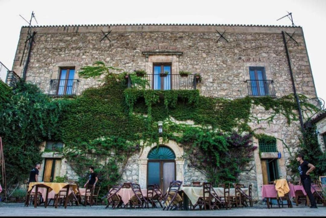 Agriturismo Feudo Tudia Landro Buitenkant foto