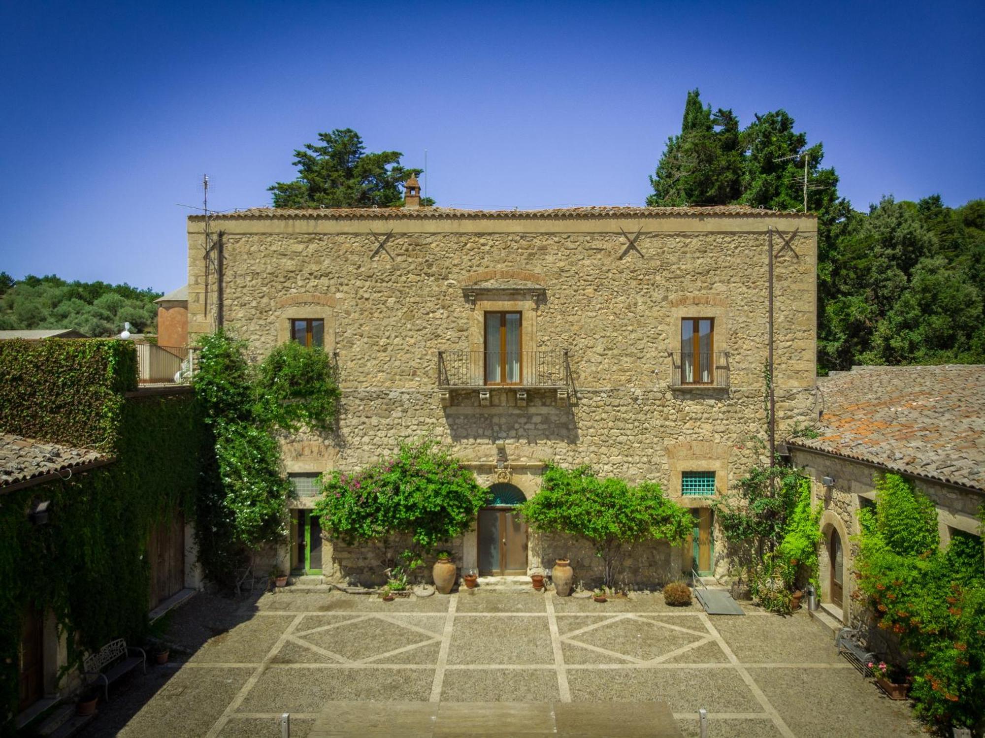 Agriturismo Feudo Tudia Landro Buitenkant foto