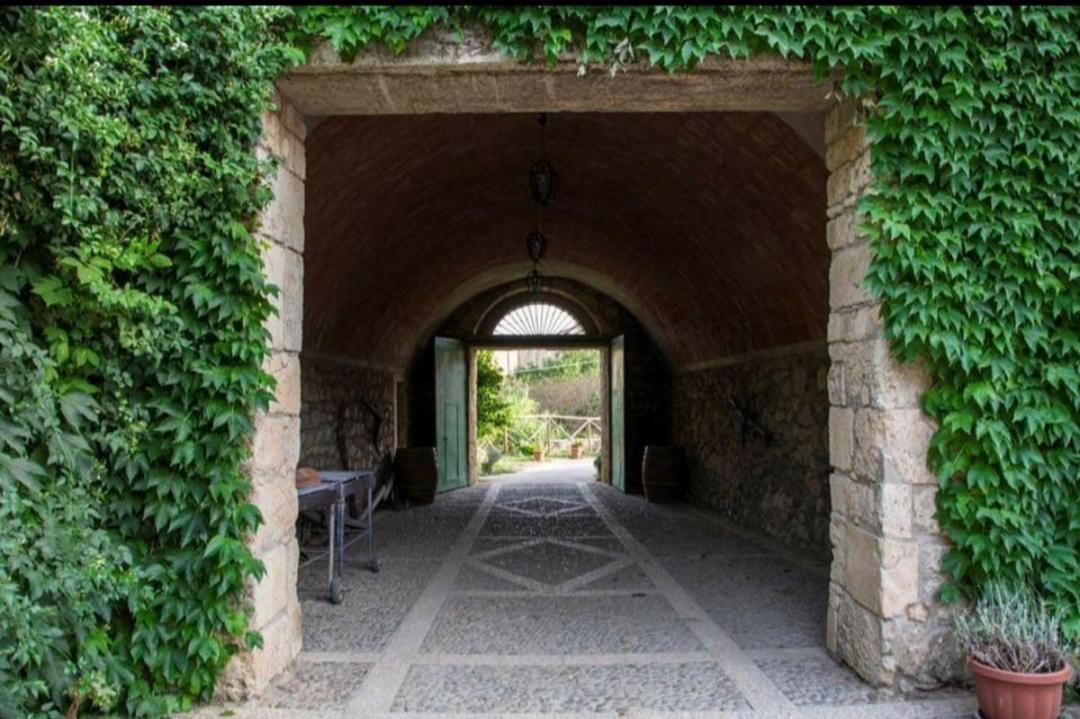 Agriturismo Feudo Tudia Landro Buitenkant foto